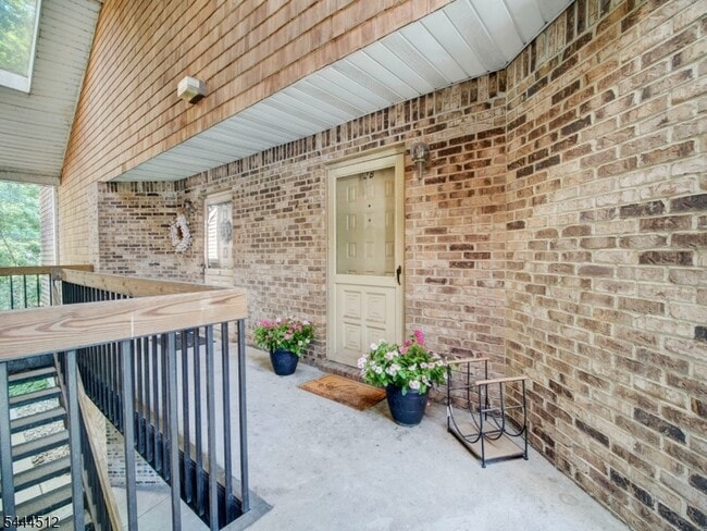 Photo - 4 Tulip Crescent Unit 2B
