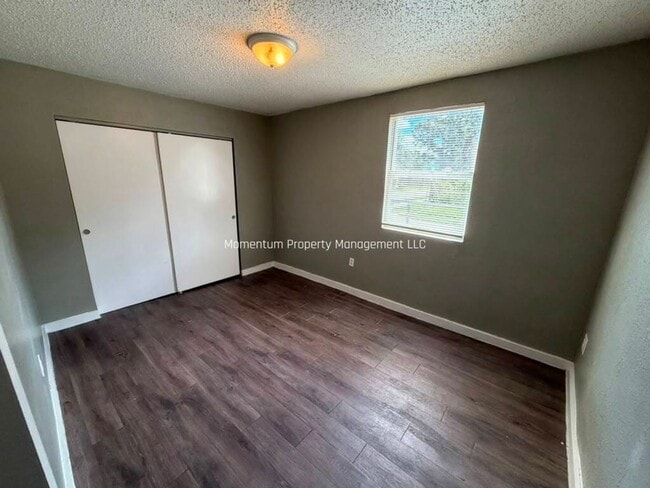 Photo - 8220 N Mulberry St