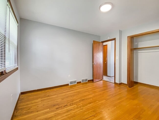 Photo - 5969 Crestmoor Dr SE