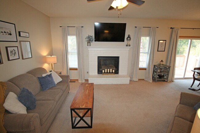 Photo - 11907 W Jewell St