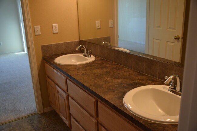 Photo - 6321 NE 59th Ct