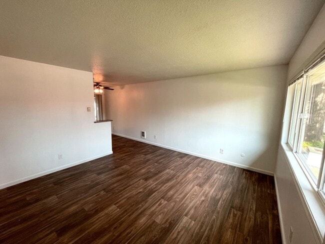 Photo - Fantastic 1 Bedroom Apartment in St Johns with Updated Kitchen Unidad 9416