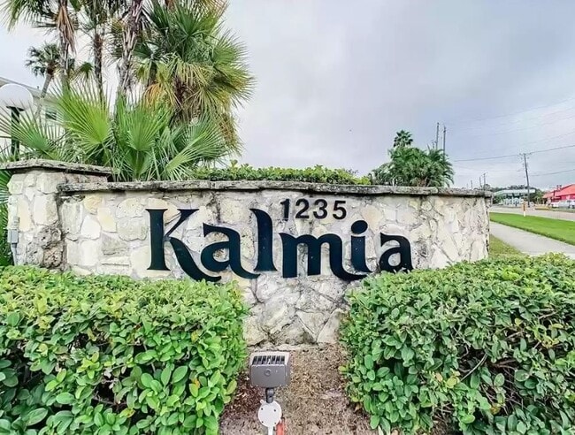 Photo - 1235 S Highland Ave Condo Unit B104