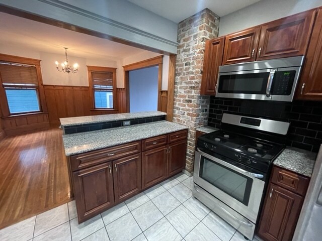 Photo - 76 Cottage St Unit Upper Apartment