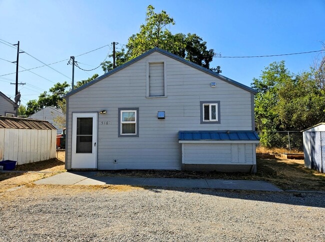 Building Photo - *360 TOUR AVAILABLE* Newly Remodeled House...