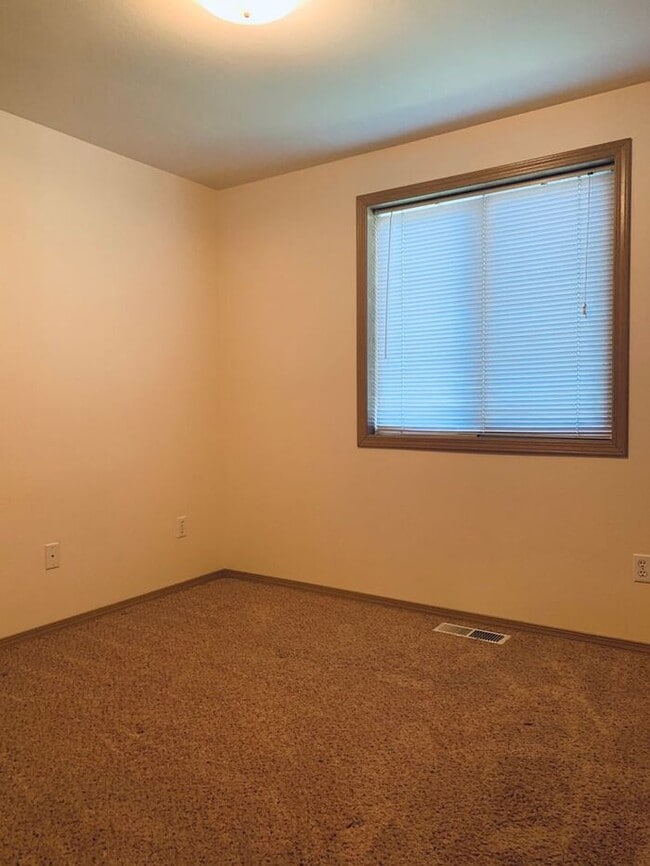 Photo - 3 Bedroom 2 Bath Duplex For Rent!!!