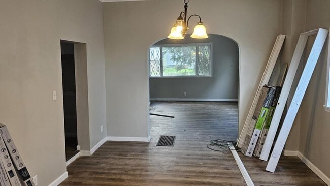 Photo - 126 W Scribner Ave