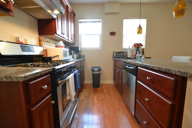 Photo - 15 Litchfield St Unit 2