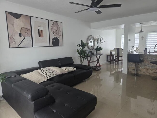 Photo - 1811 Bentley Blvd