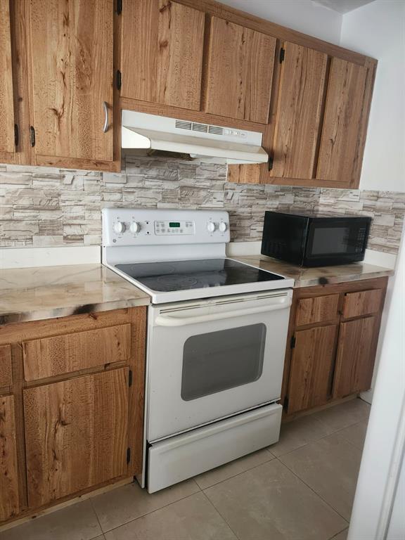 Photo - 10037 Winding Lake Rd Unit 102