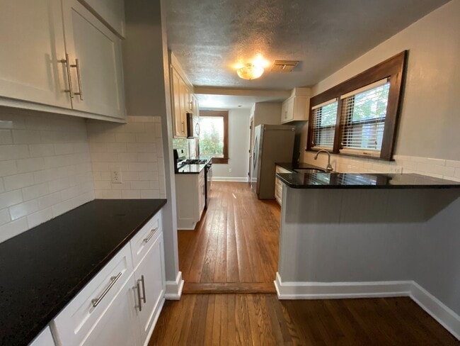 Building Photo - 2830 San Gabriel St Unit A & B