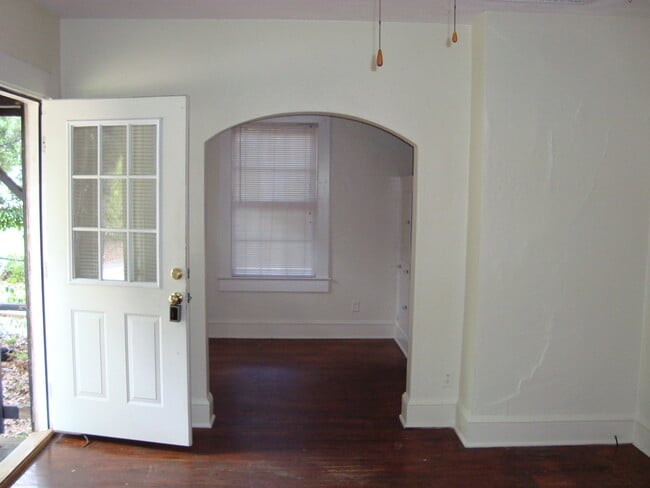 Photo - 105 N Meridian St