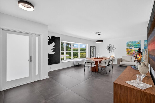 Photo - 2720 NE 59th St