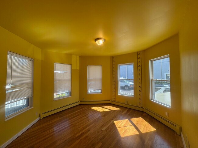 Photo - 71 Winchester St Unit 1