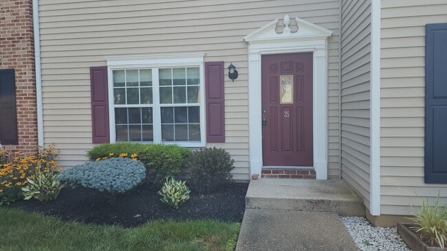 25 Seneca Dr
