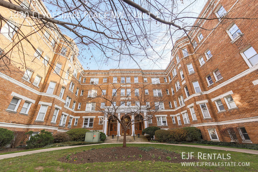 Newly Renovated Two Bedroom One Bath Condo... - Newly Renovated Two Bedroom One Bath Condo... Unit 1