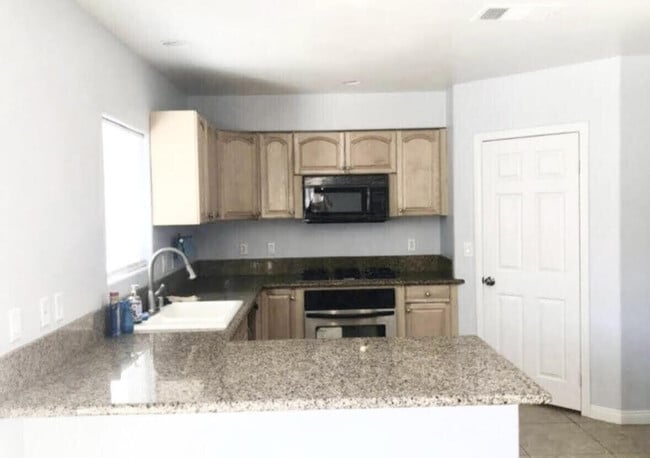 Photo - 33113 Campus Ln