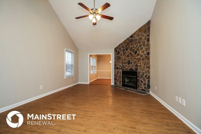 Photo - 592 Woodcrest Dr