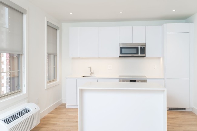 Building Photo - 501 12th Street Rental