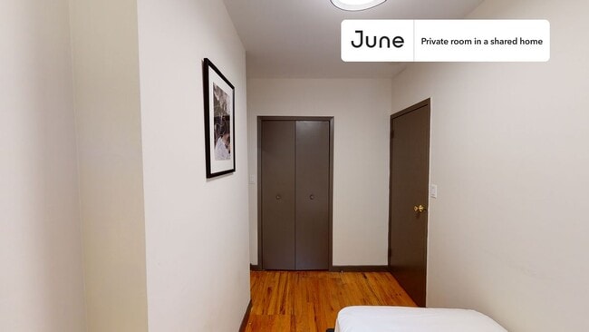 Room in Shared 3 bed/1 bath home in Upper East Side