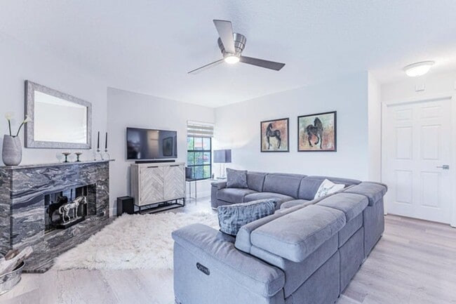 Photo - 12715 Kingsway Rd