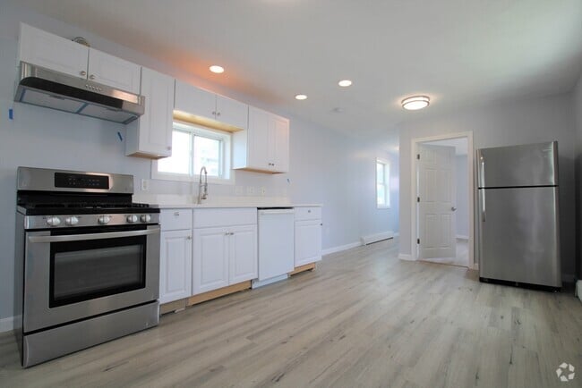 Building Photo - 52 Shawmut St Rental