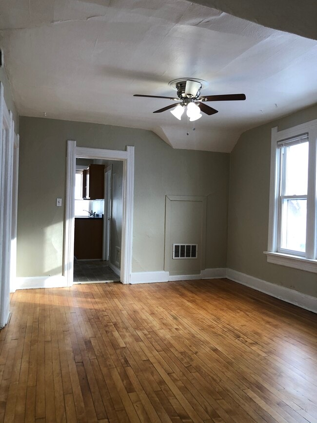 Photo - 2370 S Woodward St Unidad UPPER