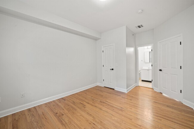 Photo - 287 Grand St Unit 3