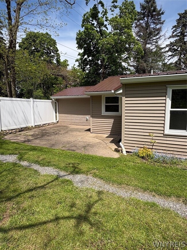 Photo - 896 Hillside Dr