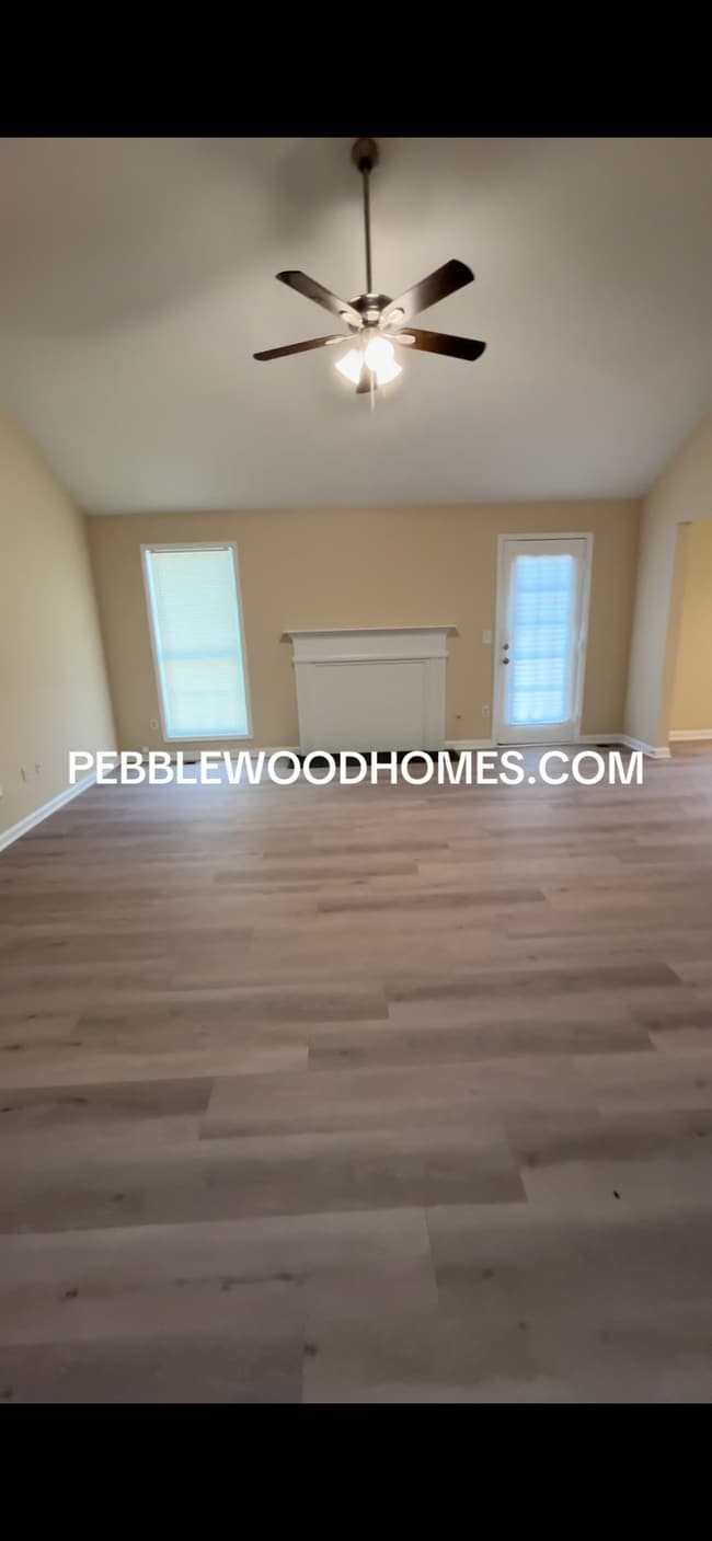 Photo - 2599 Candler Way SW