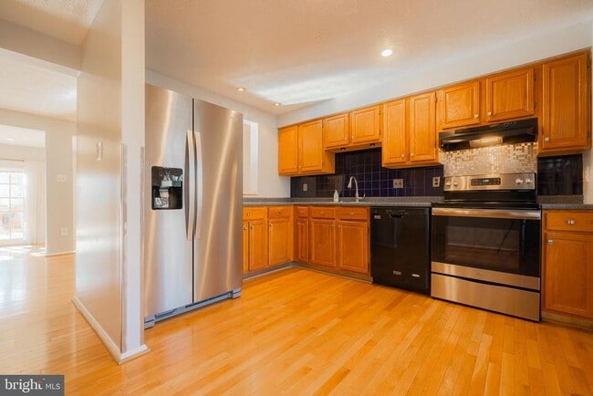 Photo - 2911 Montauk Ct