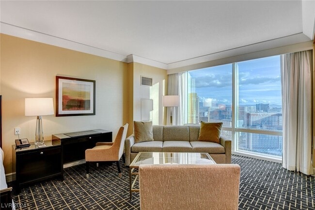 Photo - 2000 N Fashion Show Dr Unidad 3527 Rental