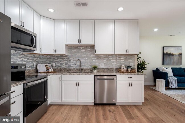 Photo - 1400 Lower View Ct