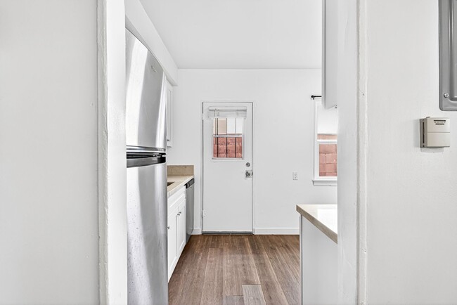 Photo - 636 Linden Ave Unidad 09