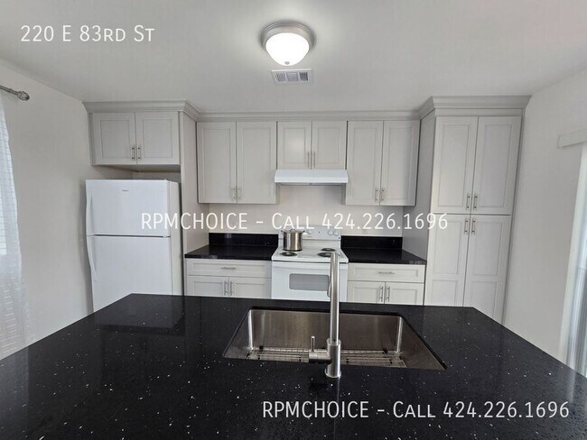 Photo - 220 E 83rd St