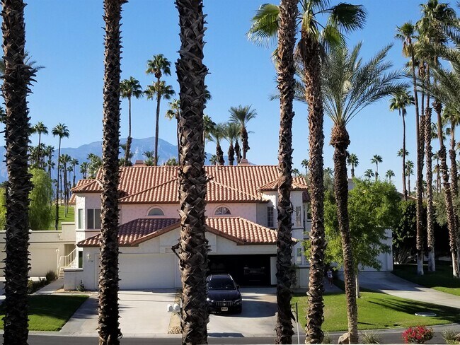 319 Vista Royale Dr