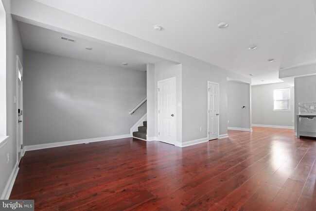 Photo - 2807 Baker St Townhome