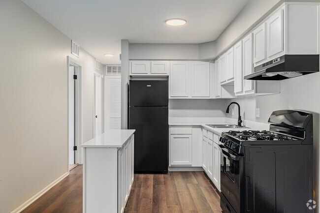 2BD, 1BA - 780SF