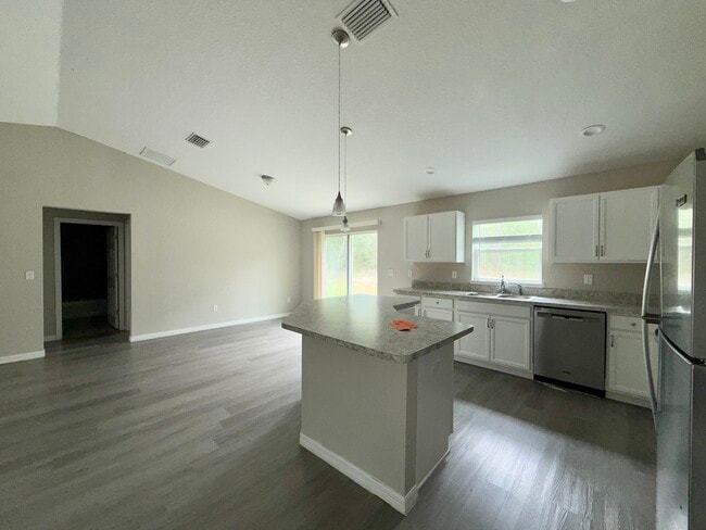 Photo - 853 Marion Oaks Mnr