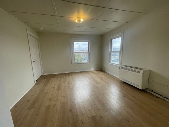 Building Photo - Clean & Updated 1BR Close to Downtown – $1200 Available Now Unit 1