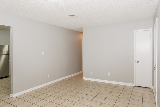 Photo - 6315 Maywick Dr NW