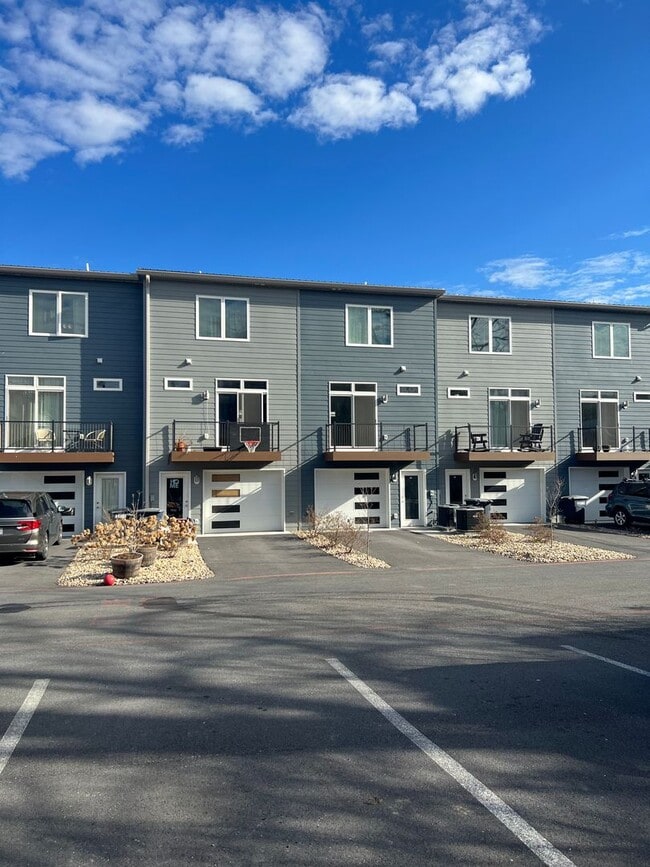 Photo - Modern Downtown Townhouse for Rent