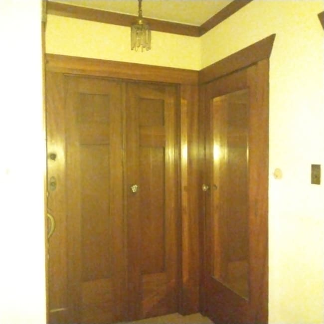 Photo - 467 W William St