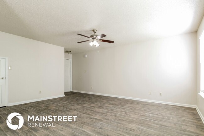 Photo - 4660 Royal View Dr