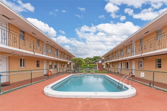 Photo - 3800 SW 102nd Ave Unidad 206