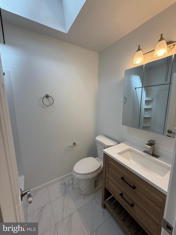 Photo - 413 Parlin Pl