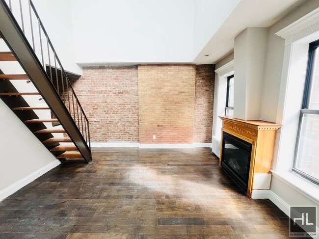 Building Photo - East 18th Street Unit 5D