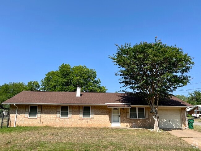 Building Photo - 365 Cheyenne Dr Rental