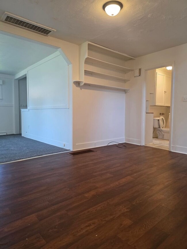 Photo - 397 Upper Oakwood Ave Unit B