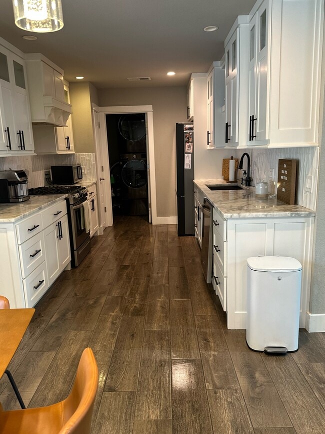 Photo - 1613 S 26th Pl